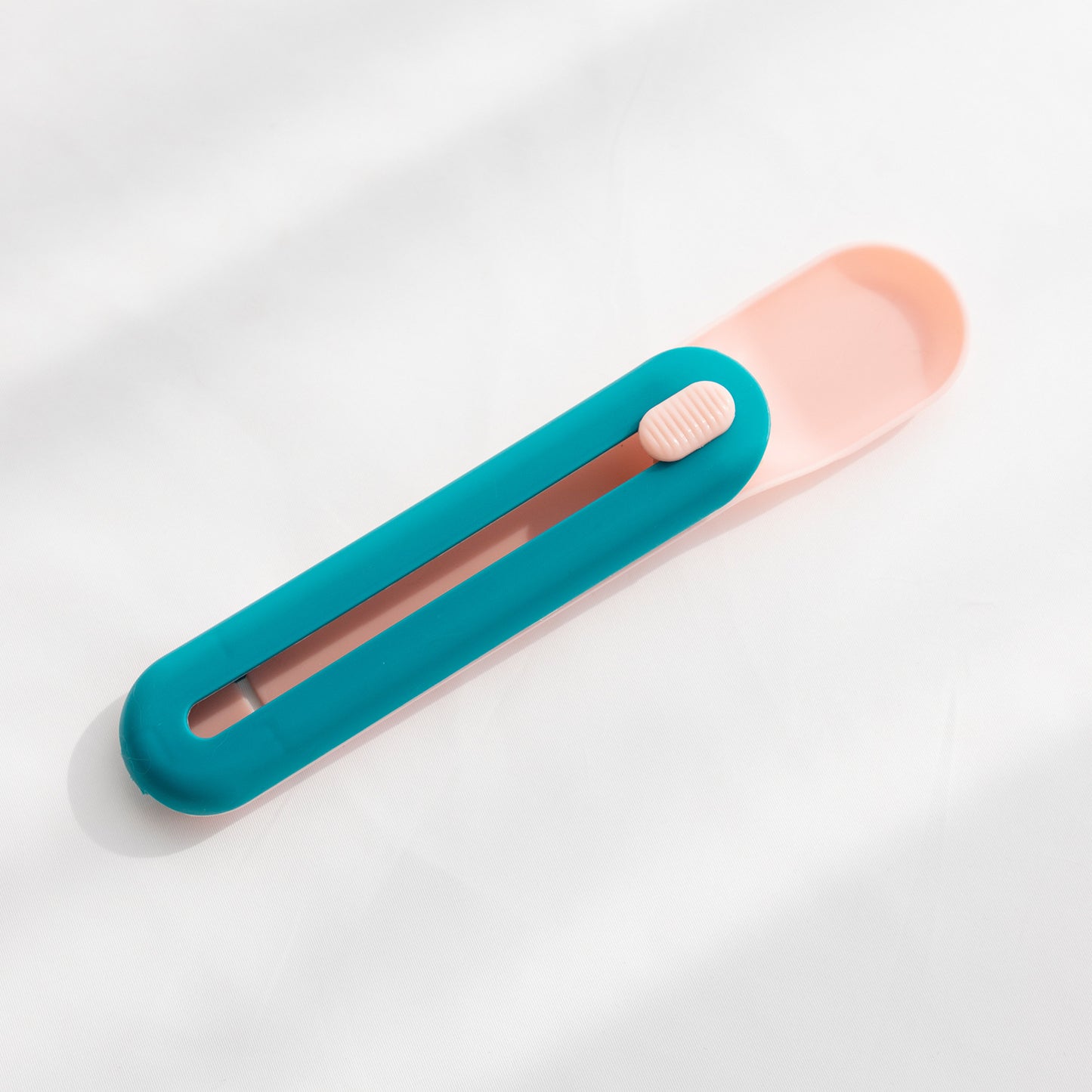 Pet Strip Spoon Feeder