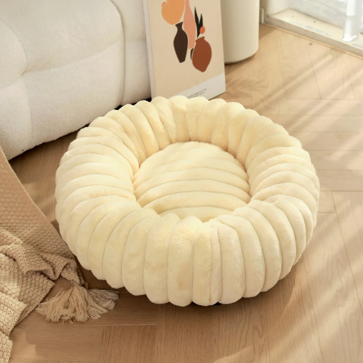 Round Pet Bed - Soft Plush Dog & Cat Bed for Winter